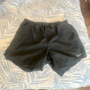 Nike Challenger Running Shorts 5”